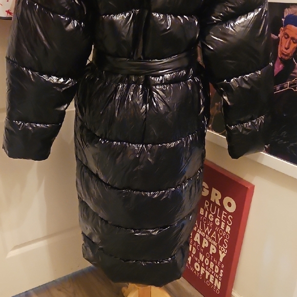 PrettyLittleThing Black High Shine Belted Maxi Coat - Gloss Finish - Picture 6 of 10